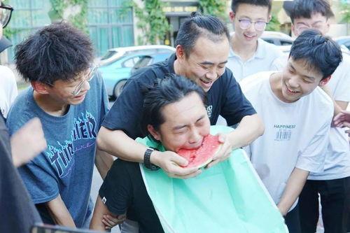 本山老师吃瓜视频大全,笑料百出，欢乐无限