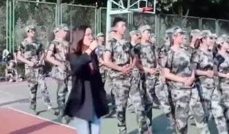 广西军训吃瓜视频,吃瓜群众围观独特军营生活