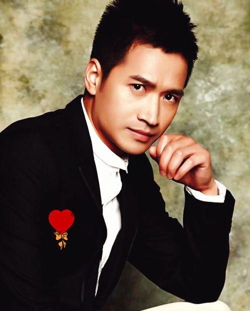 成毅吃瓜何晟铭视频播放,视频播放量飙升，网友热议不断